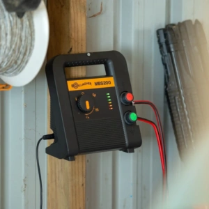 Gallagher MBS200 Energiser Mains / Battery / Solar - Image 2