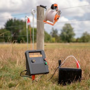 Gallagher MB400 Mains Battery Solar Energiser + Free Volt Meter - Image 2