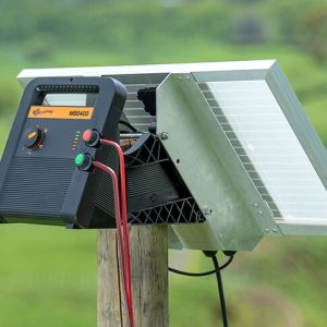Gallagher MB400 Mains Battery Solar Energiser + Free Volt Meter - Image 3