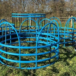 Ringo Plastic Bale Feeders - Lightweight & Versatile - Image 3