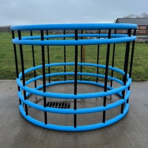 Ringo Plastic Bale Feeders - Lightweight & Versatile - Image 4
