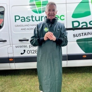 Pasturetec No Sweat Waterproof Dairy / Vet Gown