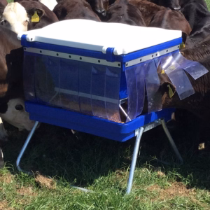 Stockman Meal Feeder With Bird Skirts